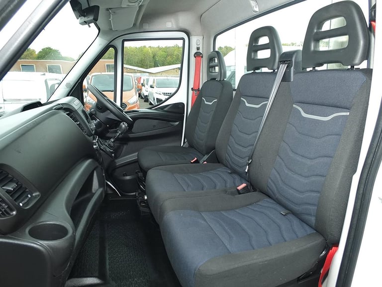 2021 Iveco Daily 35C14 DRW, 16.5 foot 5 metre XL FLATBED with AIR CON