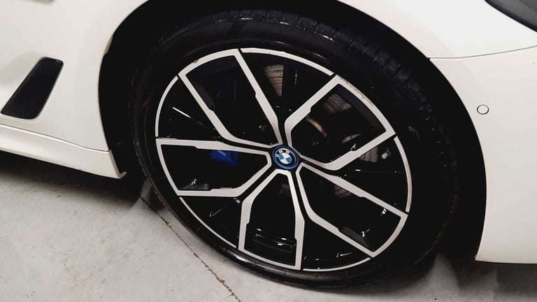 2022 BMW 5 Series 530e xDrive M Sport 4dr Auto Saloon Plug-In Hy Automatic