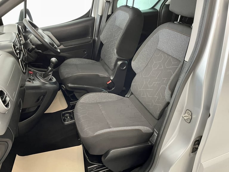 PEUGEOT PARTNER TEPEE 1.6 BlueHDi Allure WAV wheelchair accessible vehicle 2018