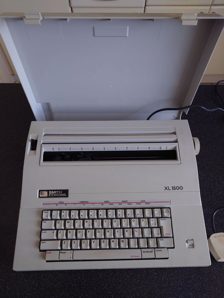 Smith Corona XL 1500 electric typewriter 