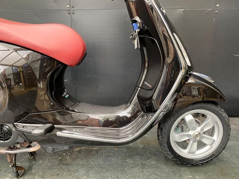 PIAGGIO VESPA 125cc PRIMAVERA SCOOTER LOW MILEAGE HPI CLEAR