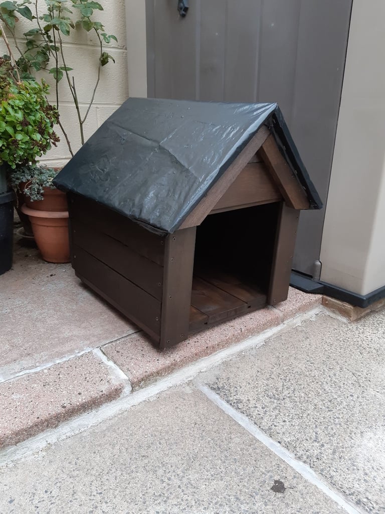 Cat house/shelter NEW UNUSED