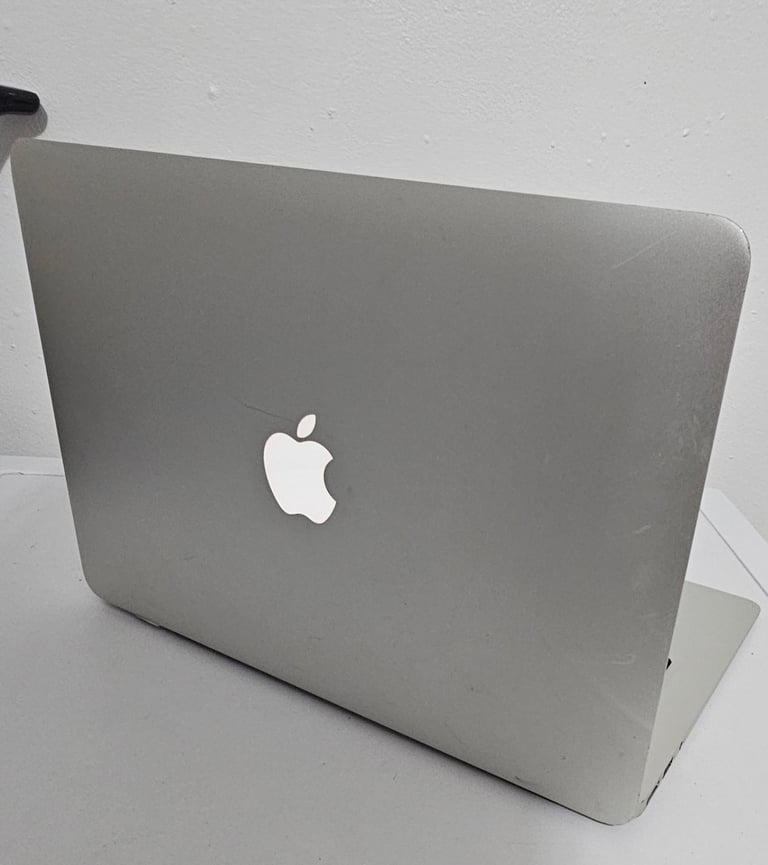 Apple Macbook Air 2014 512 GB Memory 13 inch