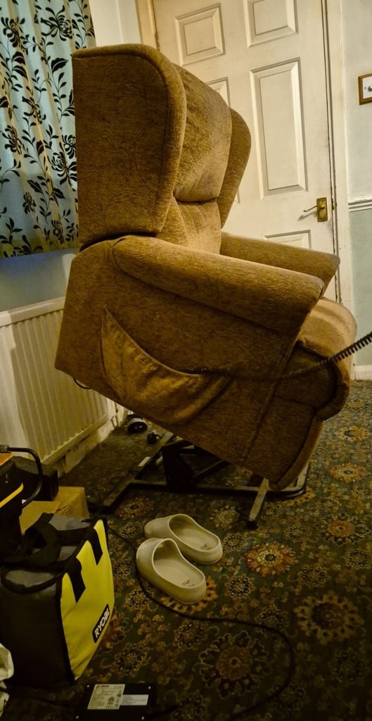 image for Electric Riser Recliner 