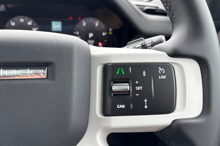 2025 Land Rover Defender 110 3.0 D250 MHEV X-Dynamic SE Auto 4WD Euro 6 (s/s) 5dr SUV Automatic