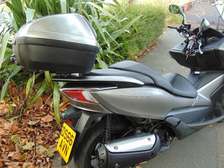 Honda NSS 300 A-D 2016 Forza 300cc Automatic Scooter low miles serviced new MOT 