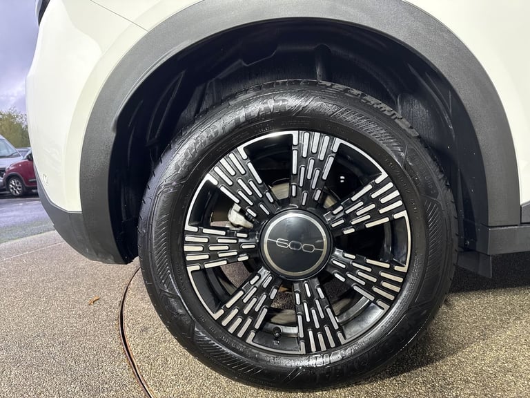 2024 Fiat 600 1.2 Hybrid 48V 136 5dr eDCT-6 HATCHBACK PETROL Automatic