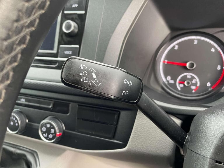 VOLKSWAGEN TRANSPORTER 2.0 TDI T28 Startline FWD LWB Euro 6 (s/s) 5dr 2021