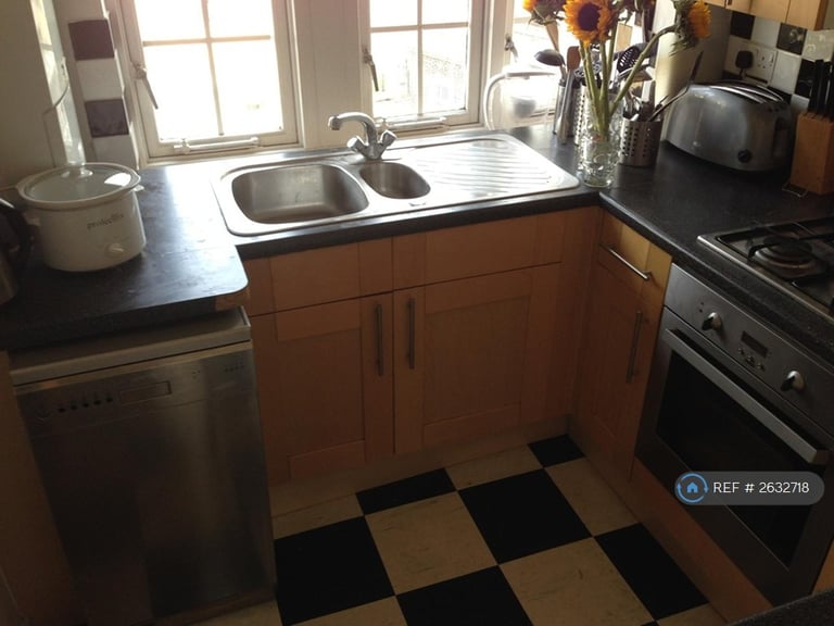4 bedroom flat in Seymour House, London, NW1 (4 bed) (#2632718)