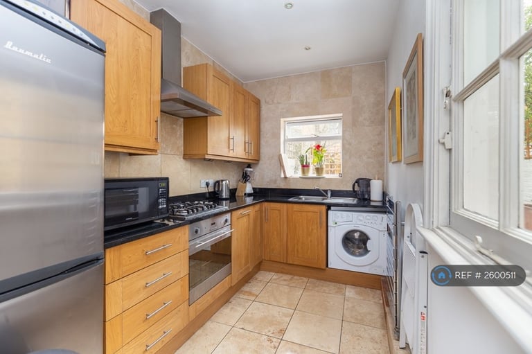 2 bedroom house in Tyenham Rd, London, SW11 (2 bed) (#2600511)