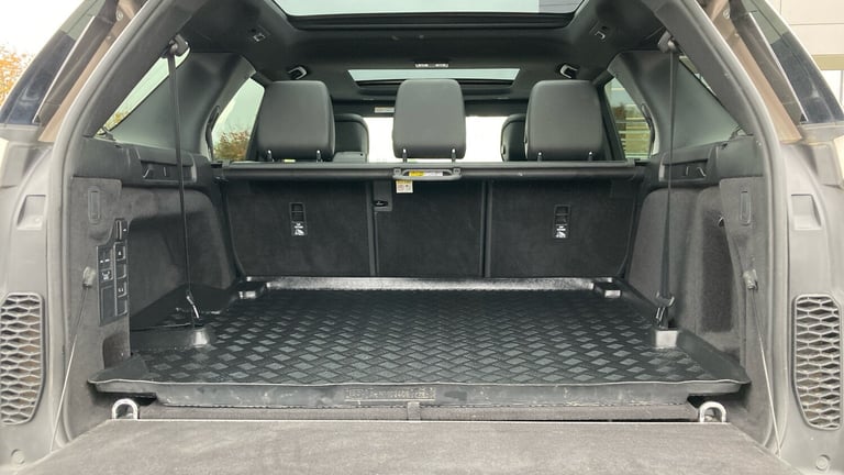 2022 Land Rover Discovery 3.0 D300 R-Dynamic SE 5dr Auto Diesel Station Wagon Station Wagon Diese...