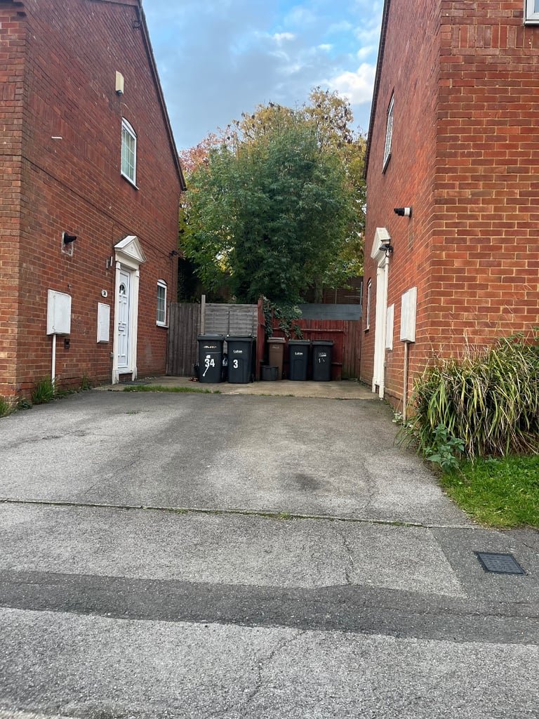 Parking space next toLondon Luton Airport