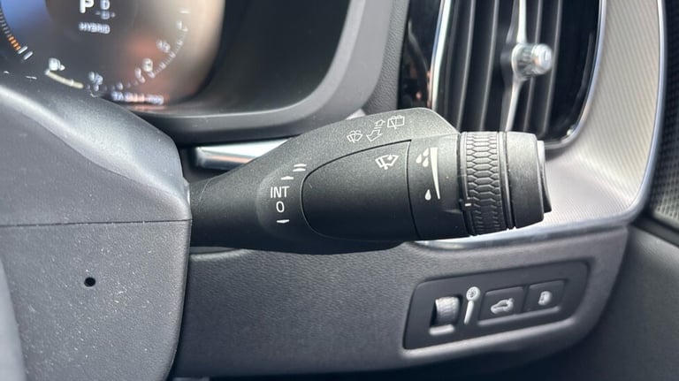 2020 Volvo XC60 Recharge R-Design, T6 AWD plug-in hybrid Estate Petrol Parallel PHEV Automatic