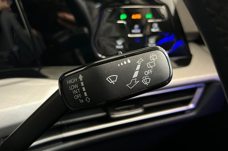 2021 21 VOLKSWAGEN GOLF 1.5 TSI LIFE HATCHBACK 5DR PETROL MANUAL EURO 6 (S/S) (1