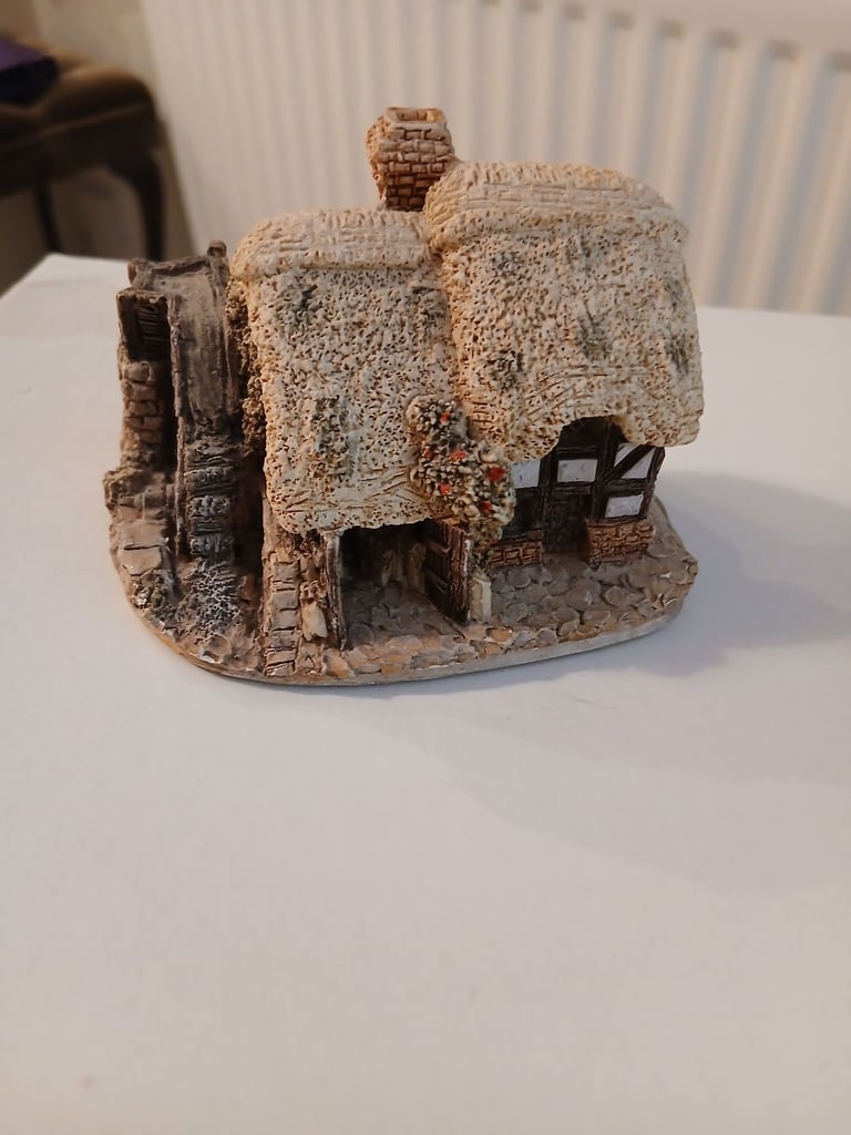2 Lilliput lane cottages 