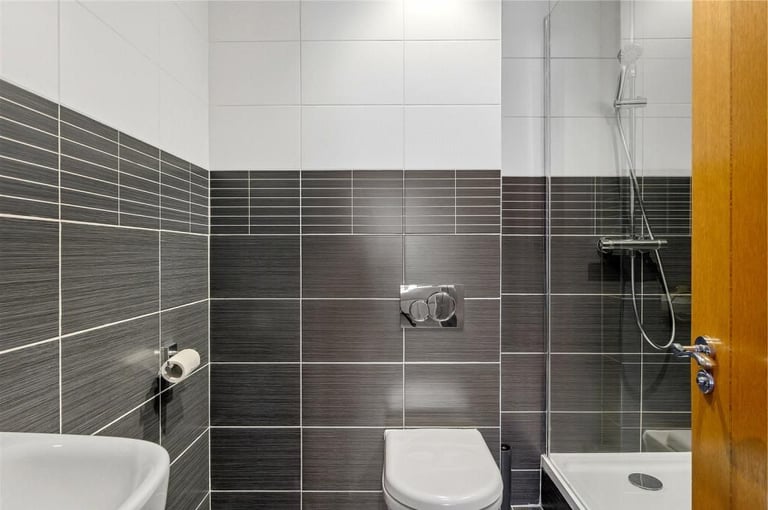 🐟 Aldgate East Double Room – Fully Furnished – All Bills Included £770 PCM! 🐟