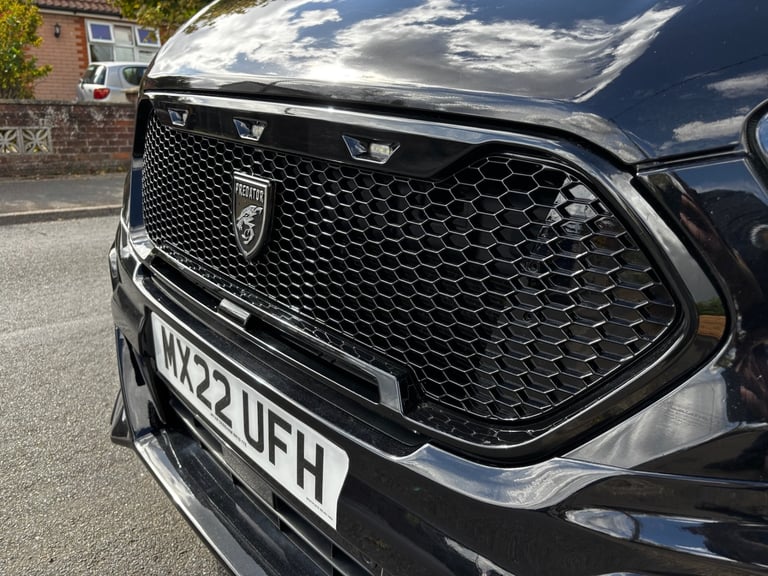 Transit Custom 2.0 EcoBlue Limited Predator Van 