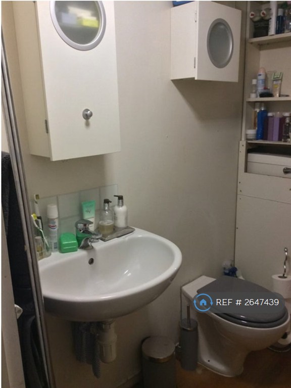 1 bedroom in Albany Mews, London, SE5 (#2647439)