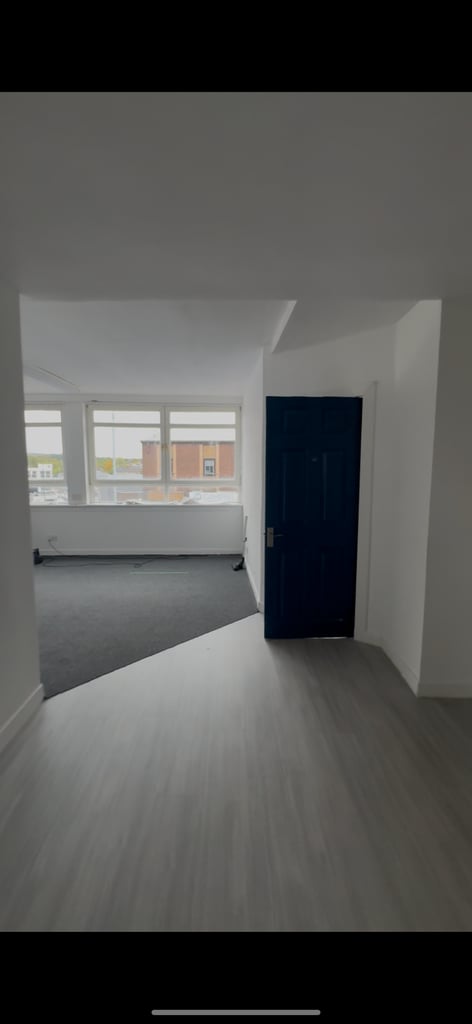 Commercial Property To-Let Hamilton Town Center