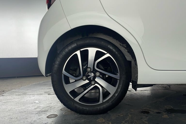  Peugeot 108 1.0 Allure Hatchback 5dr Petrol Manual Euro 6 s/s 72 Ps Petrol