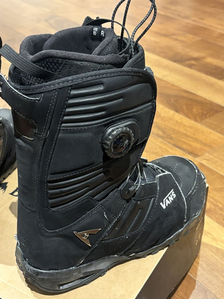 🏂 Vans Snowboard Boots – Male Size US 10 / UK 9  (Fits Shoe Size UK 7-8.5) - £25