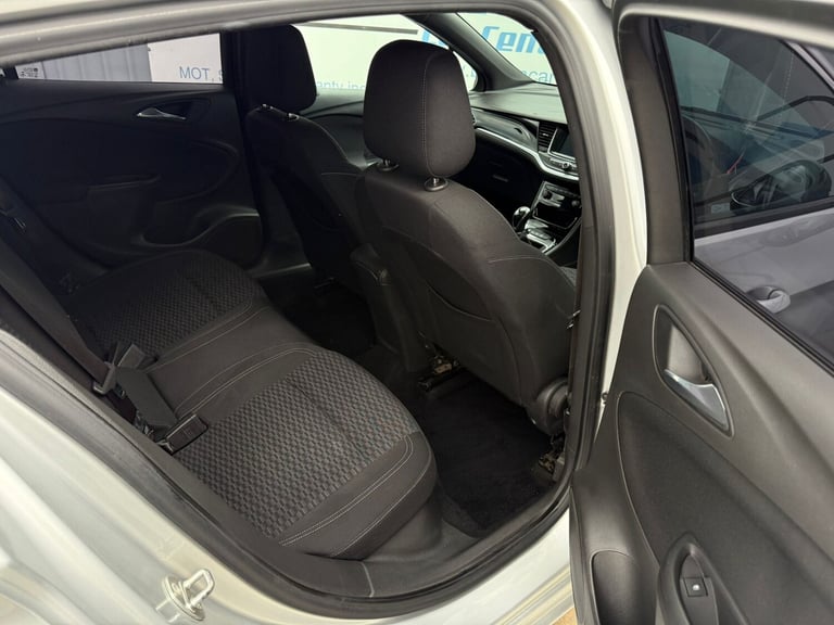 2016 Vauxhall Astra 1.4T 16V 150 SRi 5dr HATCHBACK Petrol Manual