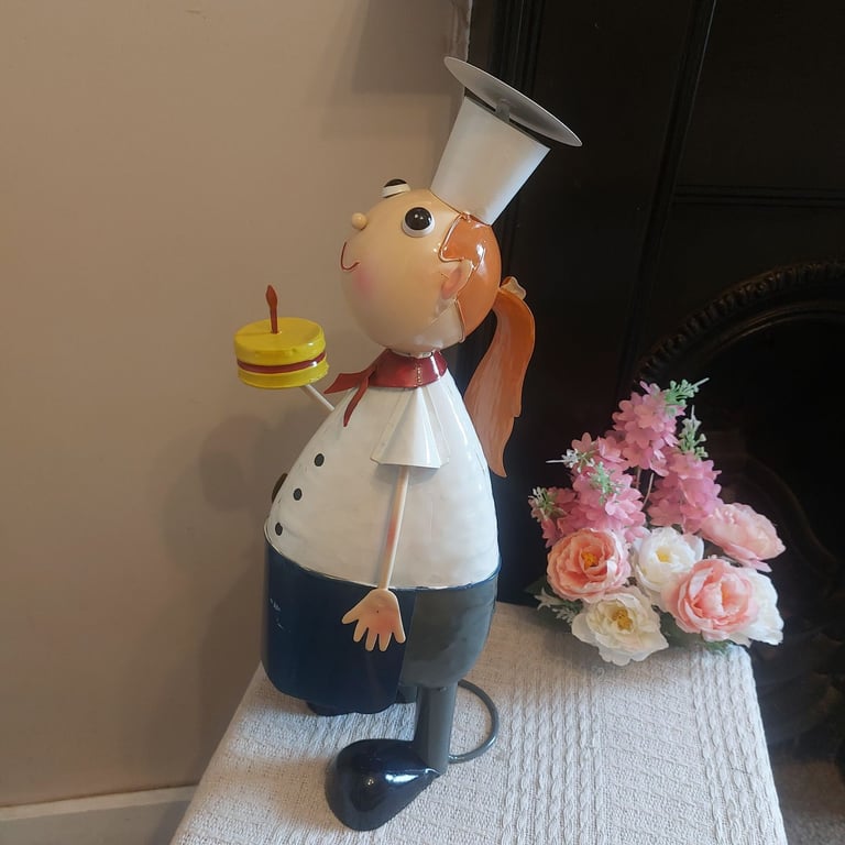 Novelty Metal Chef Baker Kitchen Or Garden Ornament 
