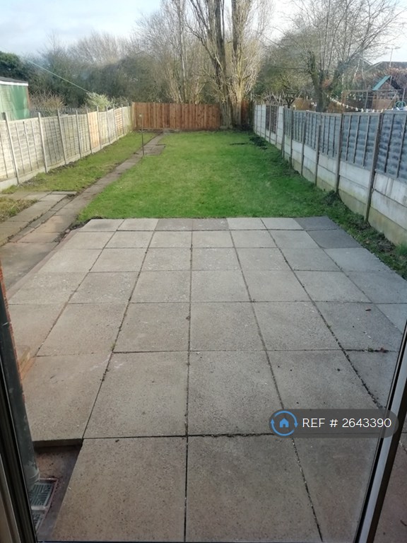 4 bedroom house in Lower City Road, Tividale, Oldbury, B69 (4 bed) (#2643390)