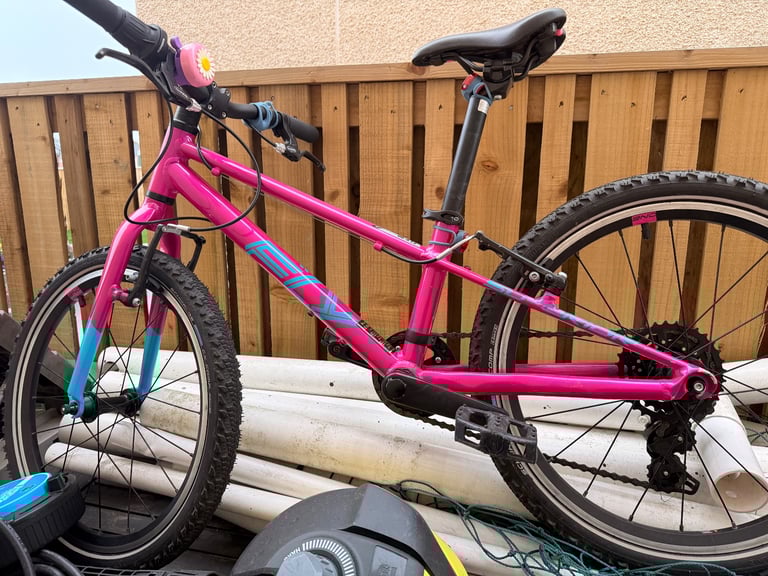 image for Superior Fly 20 Children’s Bike - Excellent 
