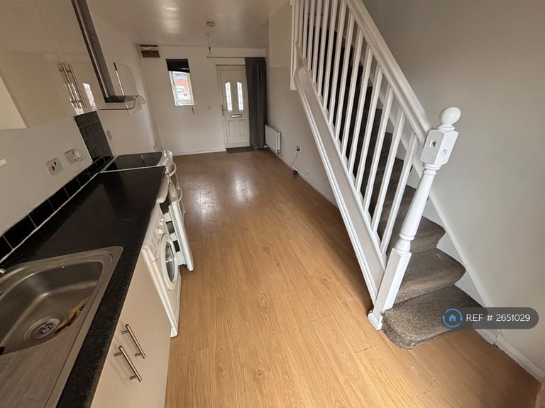 image for 1 bedroom house in Hexham Gardens, Bletchley, Milton Keynes, MK3 (1 bed) (#2651029)