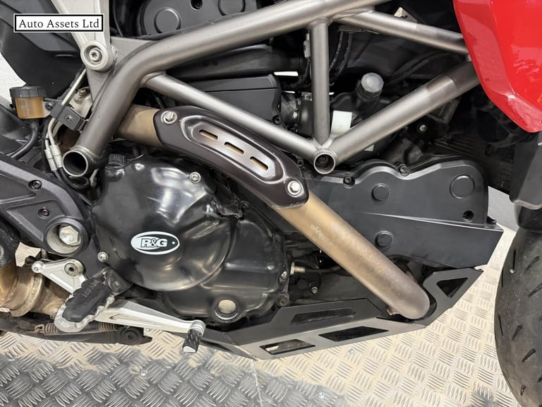 2014 Ducati Hyperstrada 821 821 Naked Petrol Manual Euro 3 (104 ps) Naked Petrol Manual
