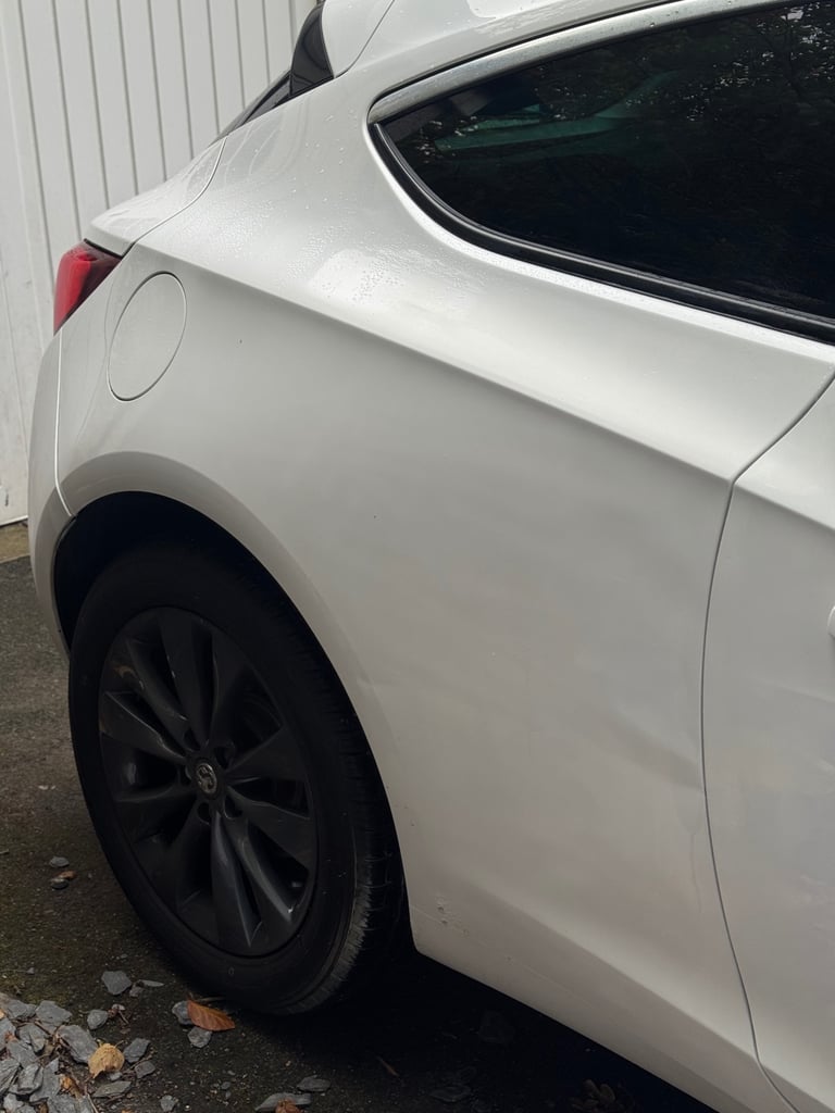 Automatic Vauxhall ASTRA 2012 2L , 3 doors AUTOMATIC