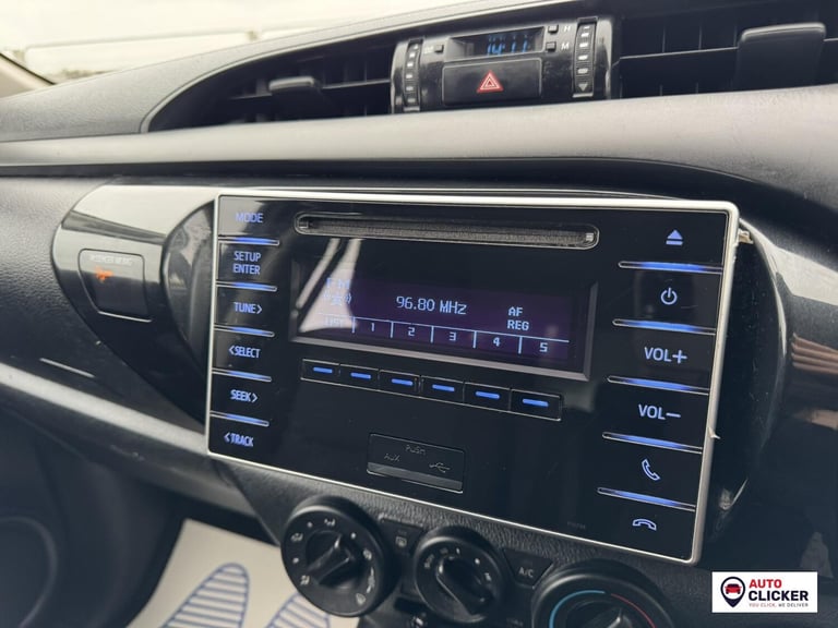 2020 Toyota Hilux 2.4 D-4D Active Pickup Extended Cab 4dr Diesel Manual 4WD Euro 6 (3.5t) (15 Pic...