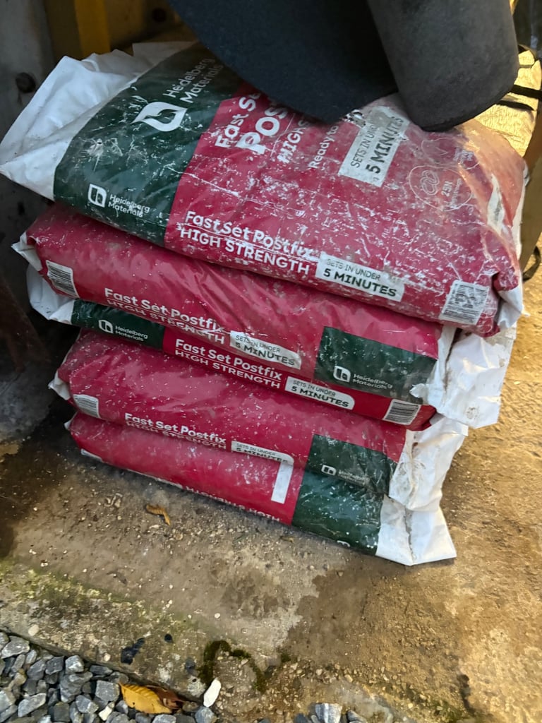 5 x post Crete 