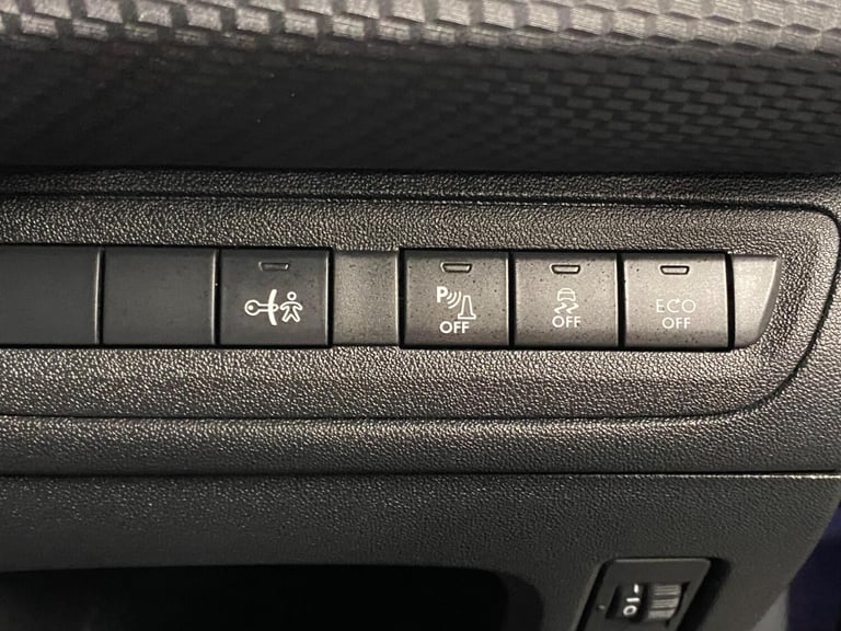 PEUGEOT 208 1.2 PureTech GT Line 2015