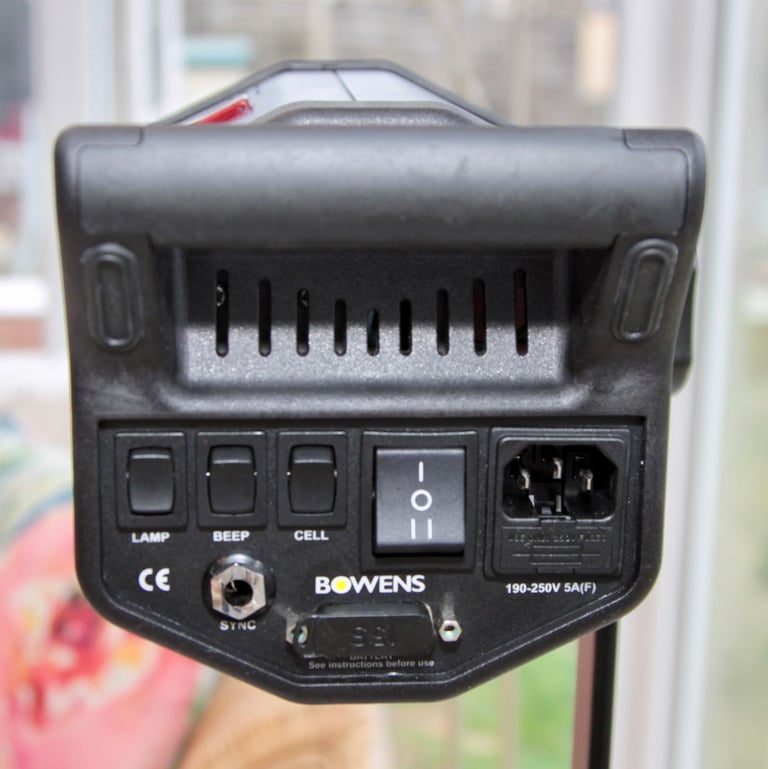  Bowens Esprit Gemini GM500 2-Head Flash Kit with Softbox , Umbrella . & Kit bag