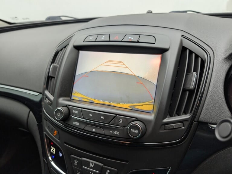 2016 Vauxhall Insignia 2.0 CDTi Elite Nav Hatchback 5dr Diesel Auto Euro 6 (170 ps) - PARKING SEN...