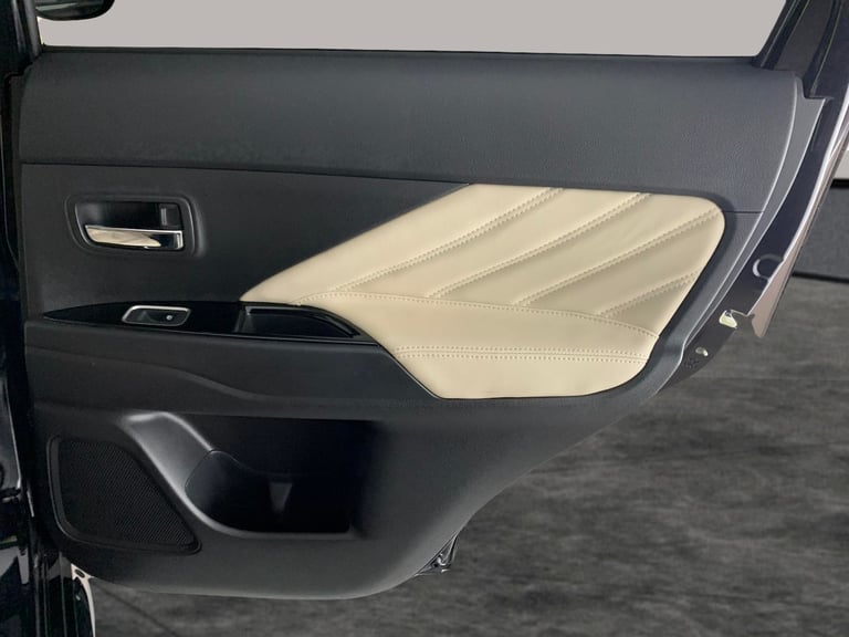 2018 Mitsubishi Outlander 2.0h 12kWh 5hs SUV 5dr Petrol Plug-in Hybrid CVT 4WD Euro 6 (s/s) (200 ...