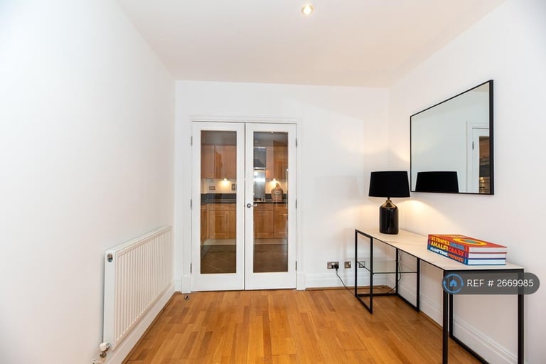 2 bedroom flat in Warren House, London, W14 (2 bed) (#2669985)