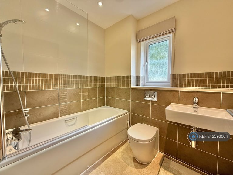 4 bedroom house in Abbess Way, Waterlooville, PO7 (4 bed) (#2593684)