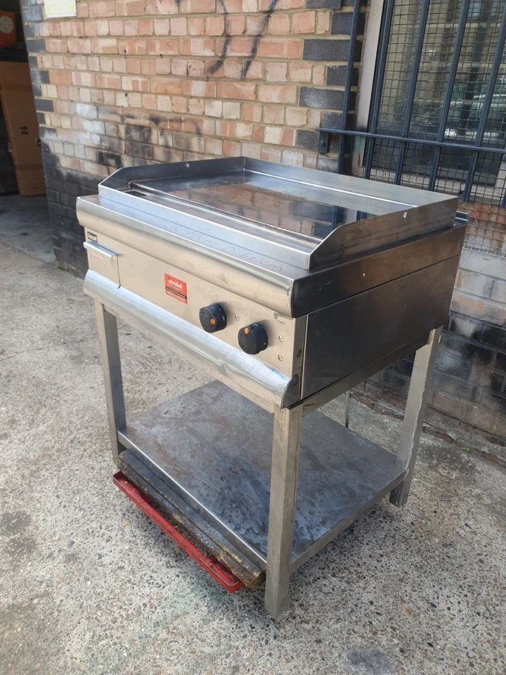 image for Lincat Crome Top Electric Flat Griddle Dual 2 New Elements Replaced With Table - 04/11