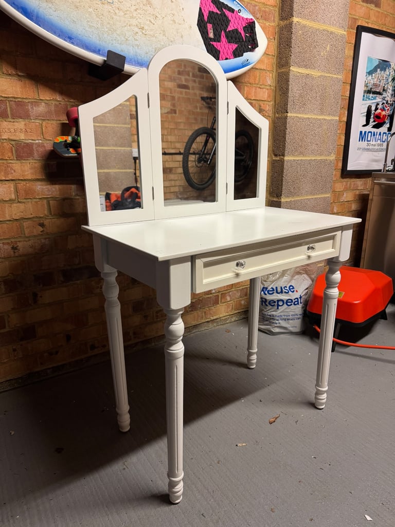 White Dressing Table With Mirror - Free