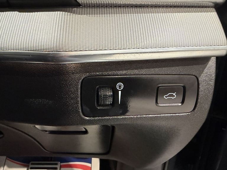 2019 Volvo XC90 2.0 B5D [235] R DESIGN 5dr AWD Geartronic ESTATE DIESEL Automatic