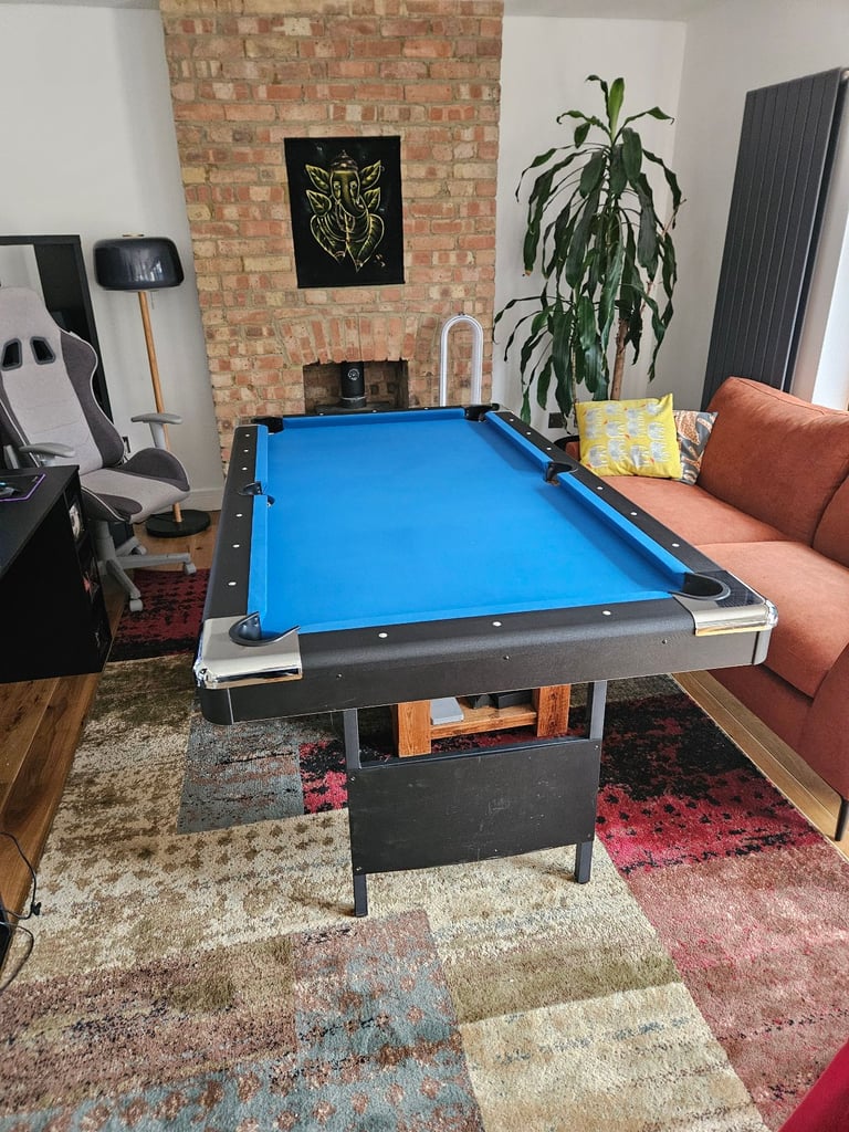 image for 6ft pool table with king UK pool balls and 2 cues