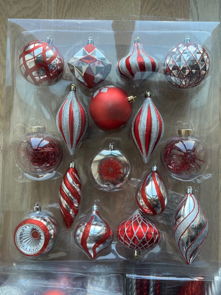 Christmas Tree (6ft), Decorations & storage - brand new never used RRP £200