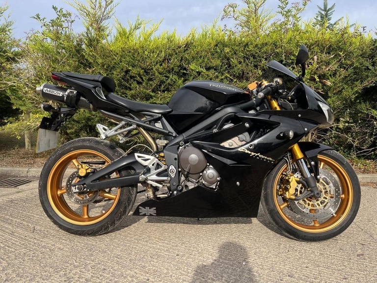 2007 07 TRIUMPH DAYTONA 675 SPORTS 600 WHITE NEW MOT SUPERSPORT TRIPLE BLACK