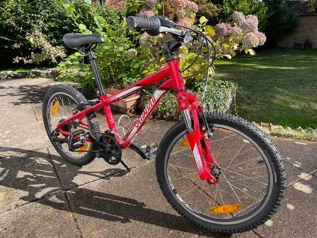 Specialized hotrock 20 pouces 2025