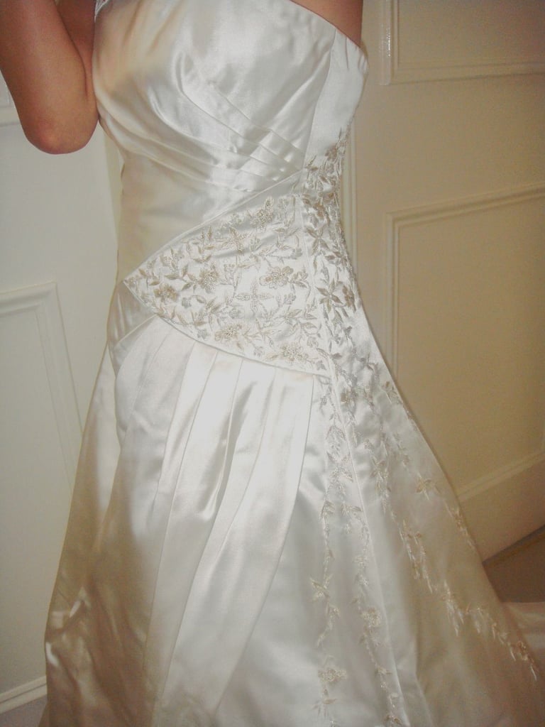 Brand New Wedding Dress size 8-10