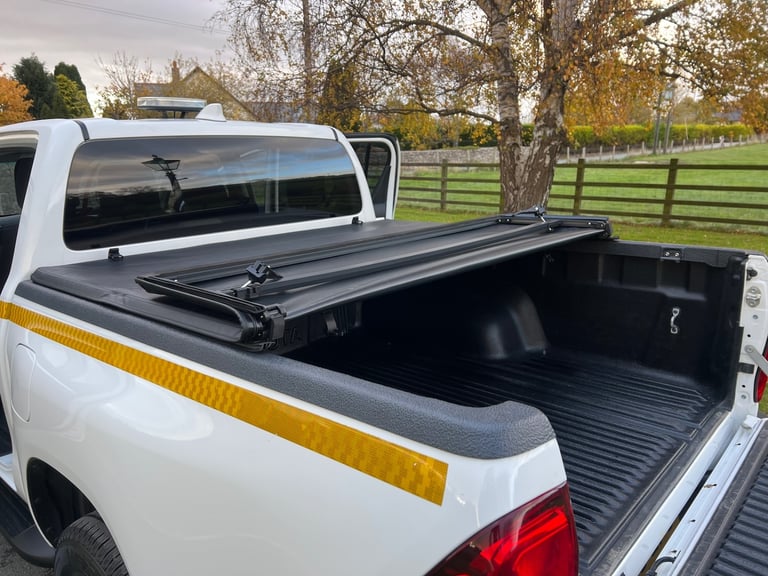 TOYOTA HILUX 2.4 D-4D 150PS ICON AUTOMATIC 4X4 UTILITY PICKUP 73 29,700 MILES