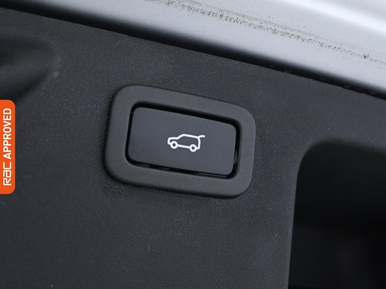 2016 Land Rover Discovery Sport 2.0 TD4 SE Tech SUV 5dr Diesel Auto 4WD Euro 6 (s/s) (180 ps) SUV...